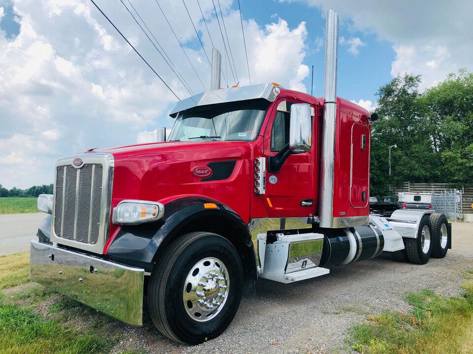 2017 PETERBILT 567 FLAT TOP, AUTOMATIC TRANSMISSION, LOW KM for sale