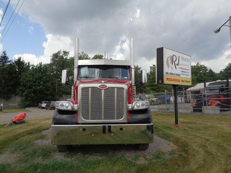 2017 PETERBILT 567 FLAT TOP, AUTOMATIC TRANSMISSION, LOW KM for sale