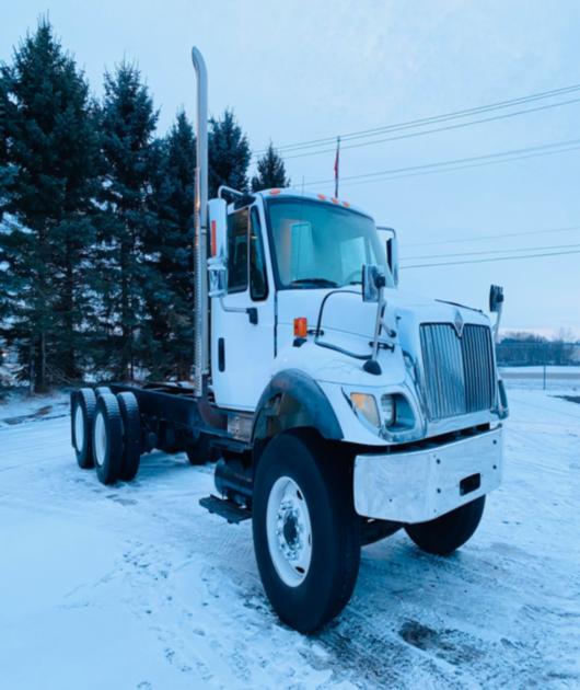 2005 INTERNATIONAL 7400 TANDEM HEAVY SPEC CAB & CHASSI 