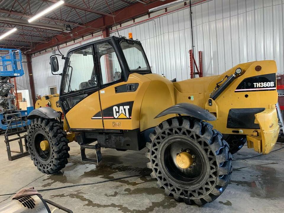 Cat TH360B Telehandler for sale