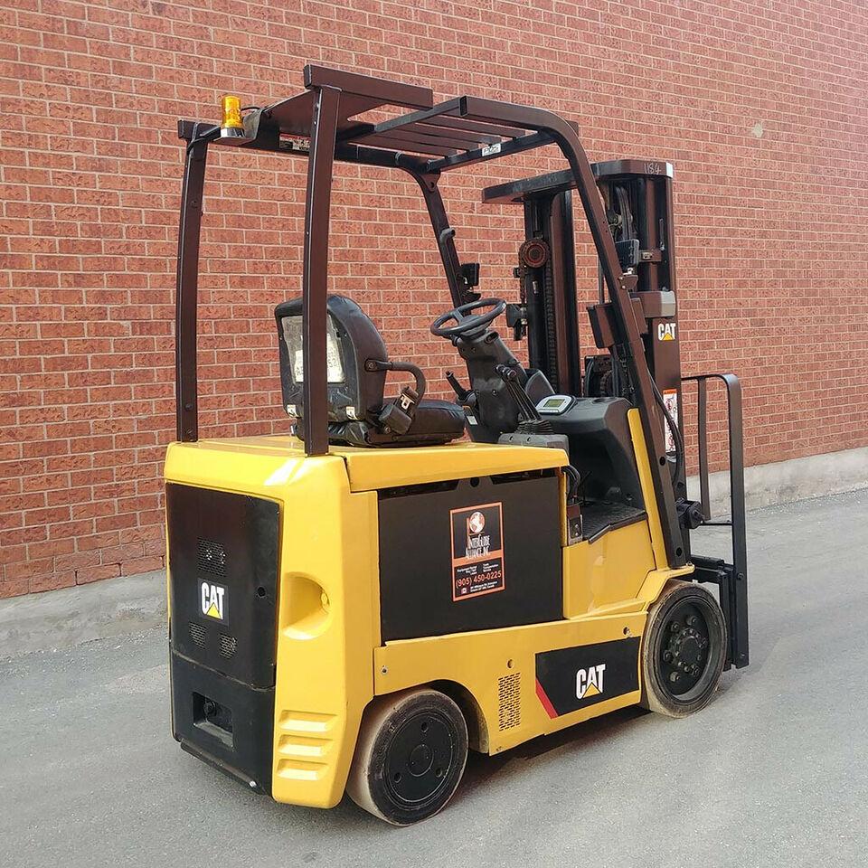 Toyota 15000 lb capacity forklift