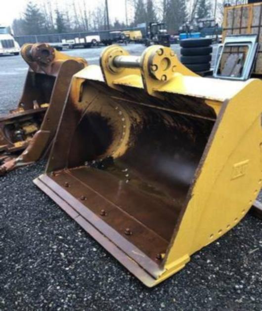 CAT 300 CLASS 66 INCH CLEANUP C/W PINS BOLT ON CUTTING EDGE