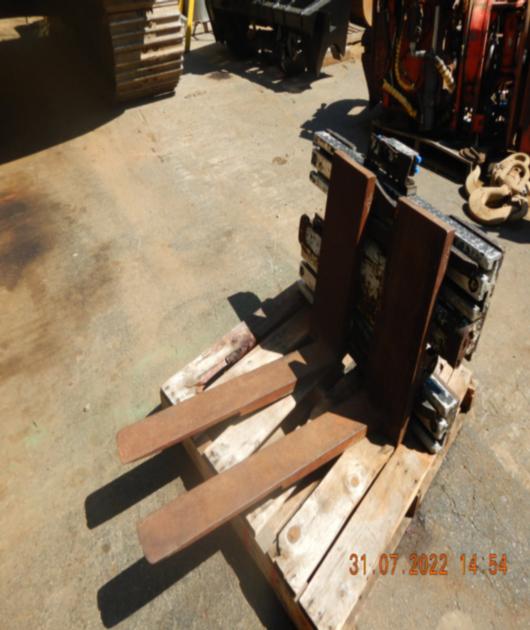 Cascade Forklift Hydraulic Fork Dual Positioner Extended Width