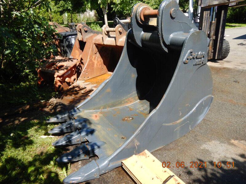 PC 300-360-390 Komatsu GARIER 50" HDR Bucket C/W Wedge Coupler PC 300-360-390 Komatsu GARIER 50" HDR Bucket C/W Wedge Coupler