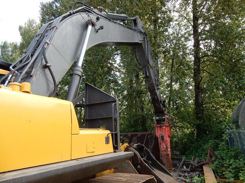 OVER 100  200-500 CLASS EXCAVATOR - ATTACHMENTS FOR SALE