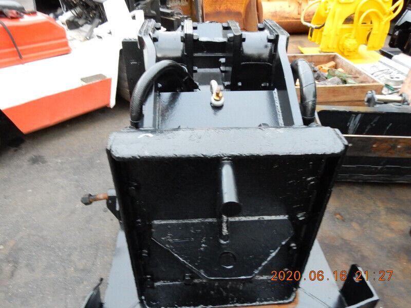 HUDCO HC50 & HC30 HYD PLATE COMPACTORS - PILE DRIVERS HUDCO HC50 & HC30 HYD PLATE COMPACTORS - PILE DRIVERS