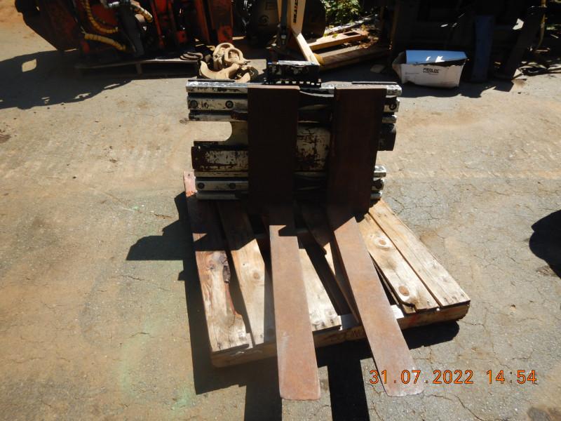Cascade Forklift Hydraulic Fork Dual Positioner Extended Width