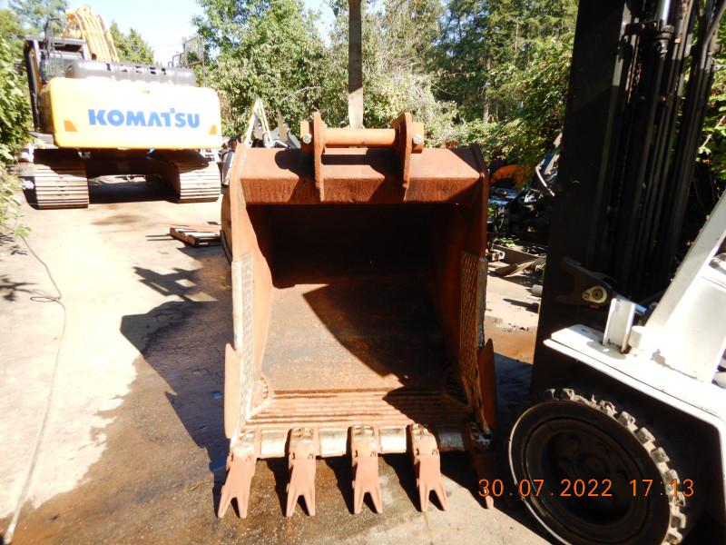 ESCO EXTREME DUTY PC308 KOMASTSU 32" TRENCHING - 50" DIG BUCKETS ESCO EXTREME DUTY PC308 KOMASTSU 32" TRENCHING - 50" DIG BUCKETS