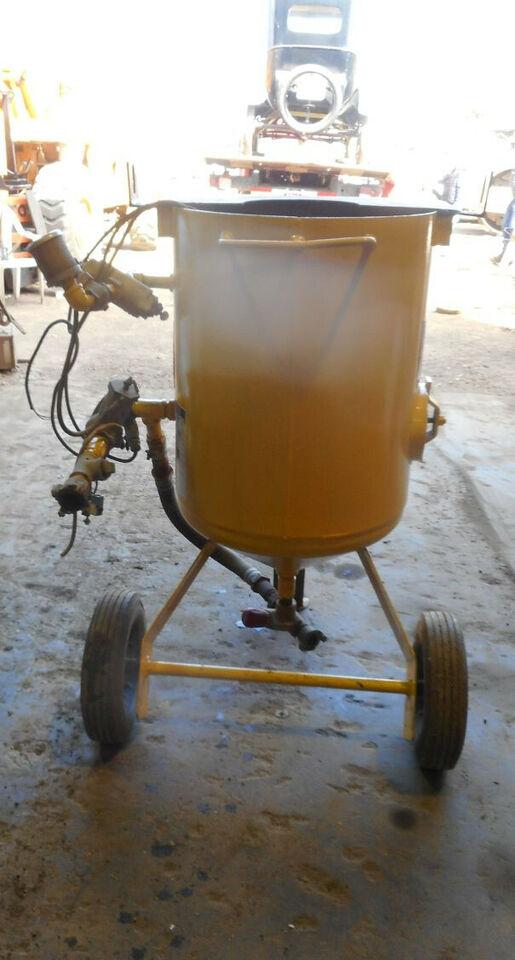 2005 CLEMCO 2452 SAND BLASTING POT for sale