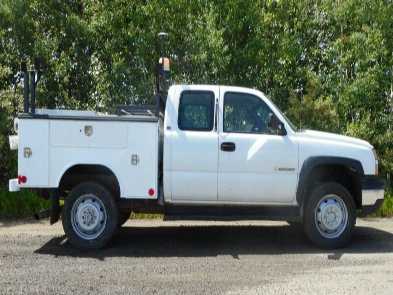 2006 Chevrolet 2500HD 4x4 Extended Cab Utility Truck