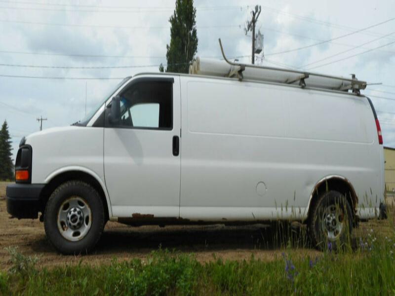 2010 GMC 2500 Savana Cargo Van