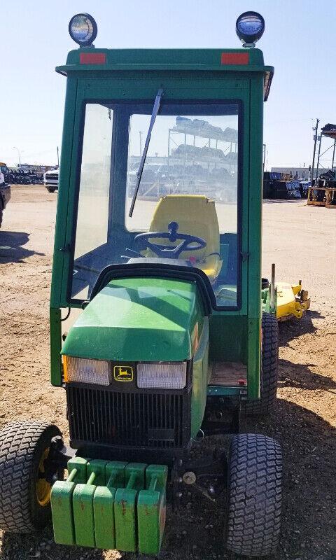 1996 John Deere 445 Garden Tractor & Attachments 1996 John Deere 445 Garden Tractor & Attachments