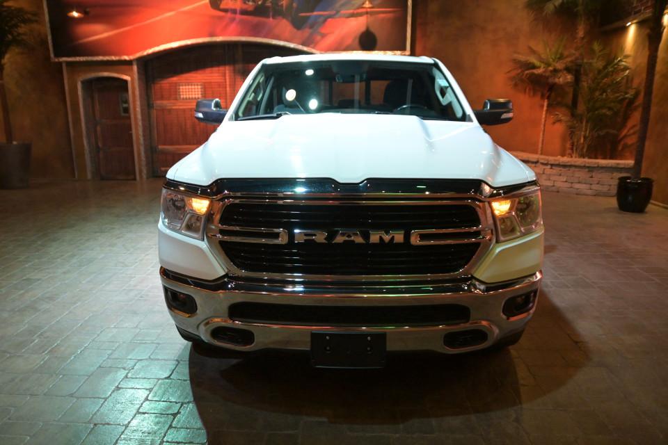 2019 Ram 1500 Big Horn w/ 6.5 Ft Box Big Screen & Sport Console!* 2019 Ram 1500 Big Horn w/ 6.5 Ft Box Big Screen & Sport Console!*