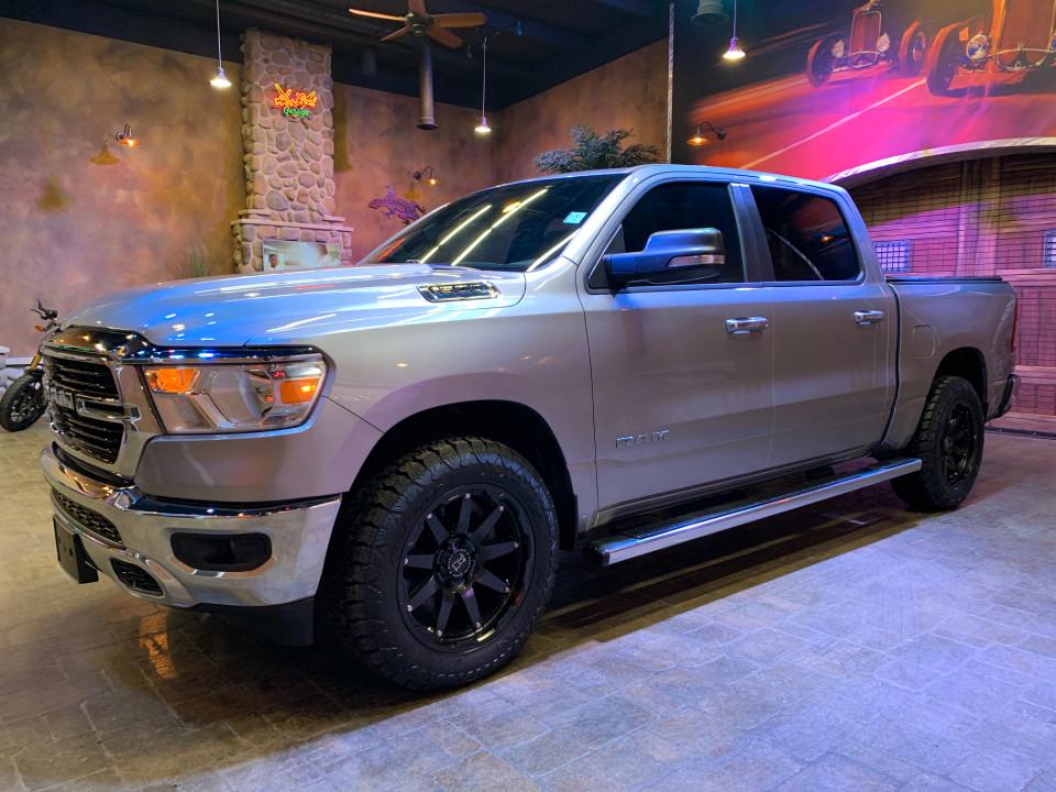 2019 Ram 1500 Big Horn 4x4 Crew w/ Big Screen Sport Console & Buckets! 2019 Ram 1500 Big Horn 4x4 Crew w/ Big Screen Sport Console & Buckets!