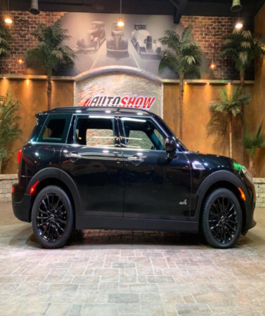 2019 MINI Clubman Cooper AWD w/ Pano Roof Htd Lthr & Navigation !!