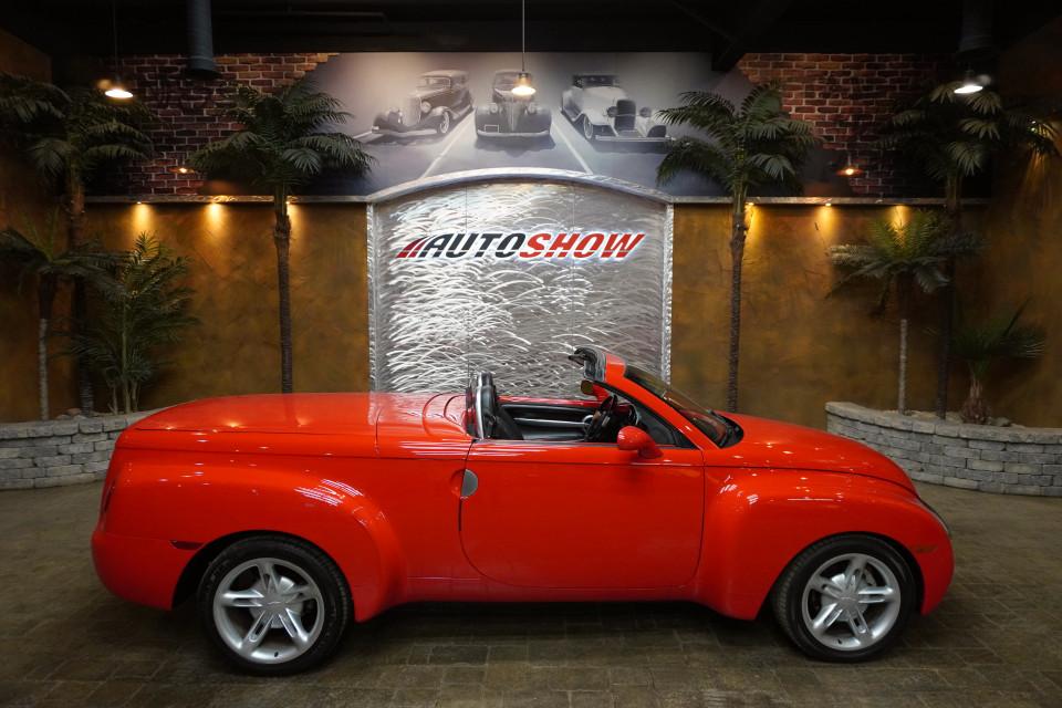 2004 Chevrolet SSR Roadster - Low K Heated Leather & Bose Stereo!! 2004 Chevrolet SSR Roadster - Low K Heated Leather & Bose Stereo!!