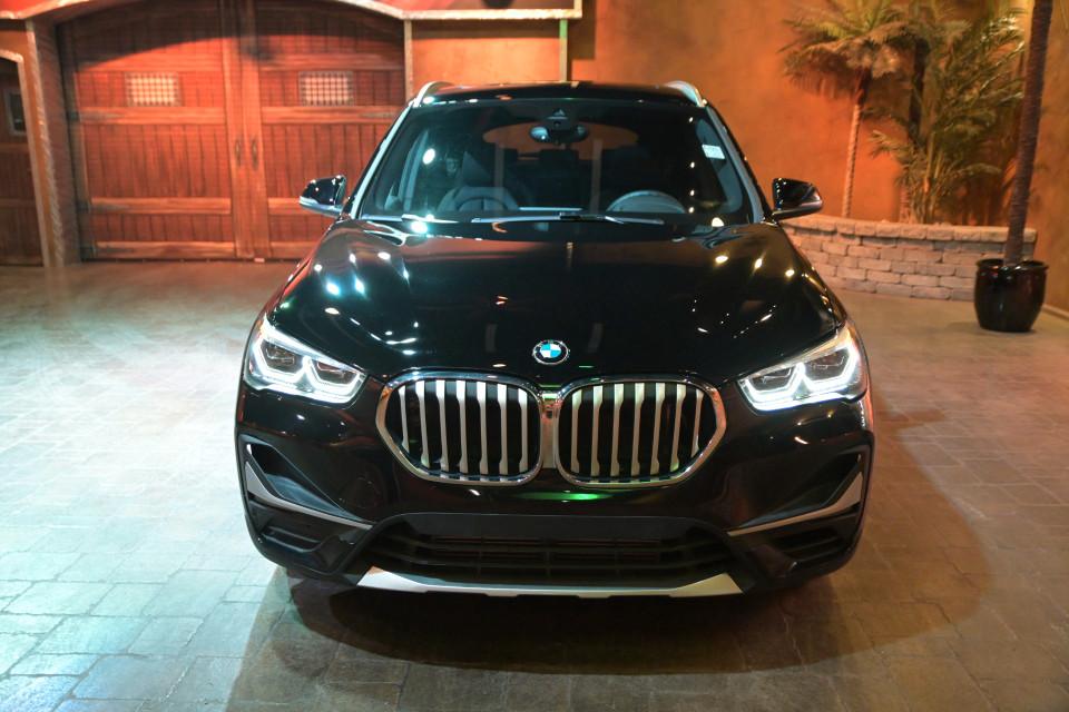2021 BMW X1 xDrive28i Premium Pack - Panoramic Roof & Navigation! 2021 BMW X1 xDrive28i Premium Pack - Panoramic Roof & Navigation!