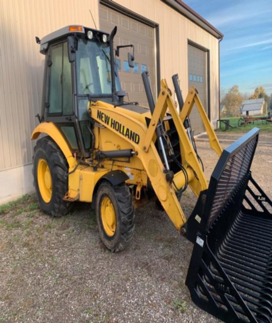 New Holland U80 Tractor Loader