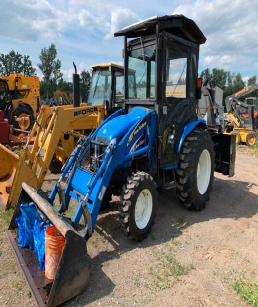 New Holland TC45DA Tractor with Blower