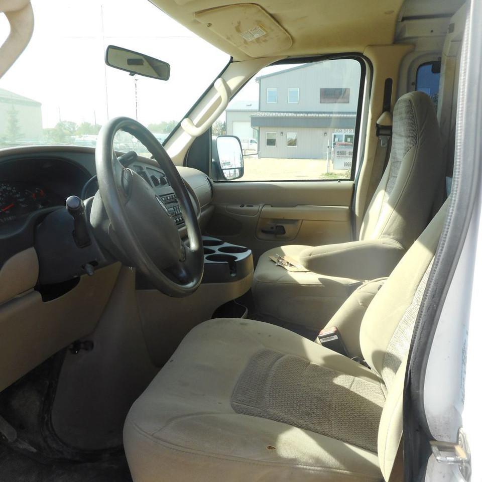 2006 Ford E350 Cargo Van for sale