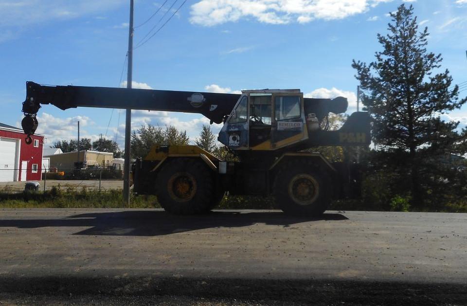 1981 P&H Omega 20 Ton Rough Terrain Crane 1981 P&H Omega 20 Ton Rough Terrain Crane