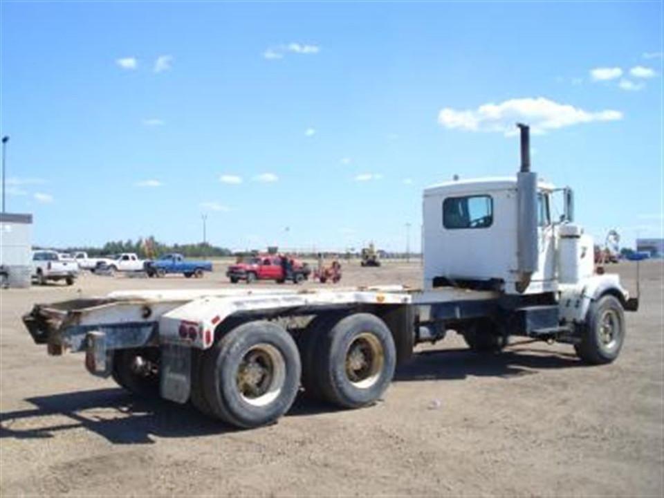 1988 WESTERN STAR 4864-2 TANDEM AXLE CAB & CHASSIS 1988 WESTERN STAR 4864-2 TANDEM AXLE CAB & CHASSIS