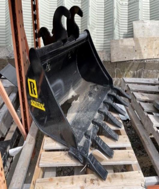 NEW 36” RIVARD DIGGING BUCKET – WEDGE STYLE