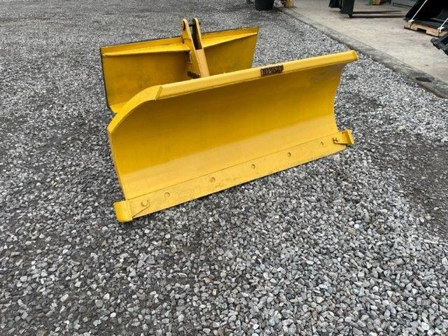 USED RIVARD ANGULATED SNOWBLADE W/SKIDSTEER ATTACHMENT USED RIVARD ANGULATED SNOWBLADE W/SKIDSTEER ATTACHMENT