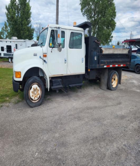 2002 International 4700 Quadcab Dump Truck