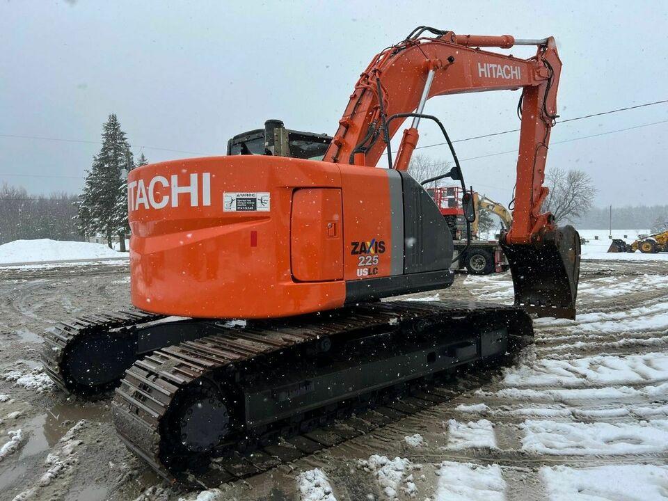 2013 HITACHI ZX225USLC-3 Excavatrice Pelle Mécanique for sale