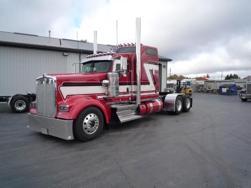 2019 Kenworth W900-L   72 " sleeper 2019 Kenworth W900-L   72 " sleeper