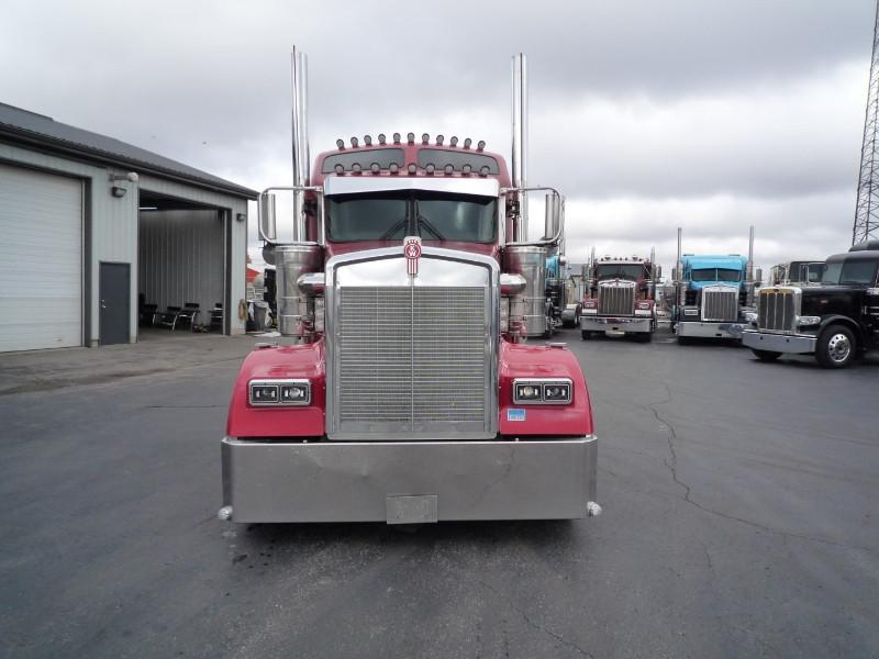 2019 Kenworth W900-L   72 " sleeper 2019 Kenworth W900-L   72 " sleeper