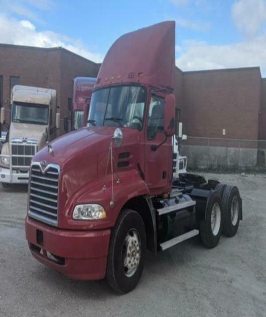 2004 Mack CX613
