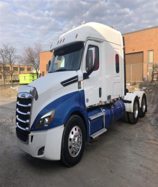 2019 Freightliner CA126