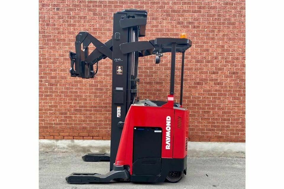 Raymond 750-R45TT Electric Reach Forklift with 4500 LBS Capacity Raymond 750-R45TT Electric Reach Forklift with 4500 LBS Capacity