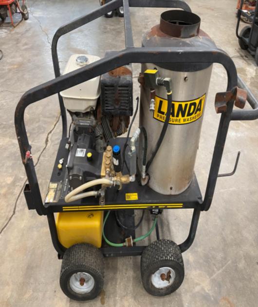 2005 LANDA MVC4-30324 HOT DIESEL FIRED PRESSURE WASHER