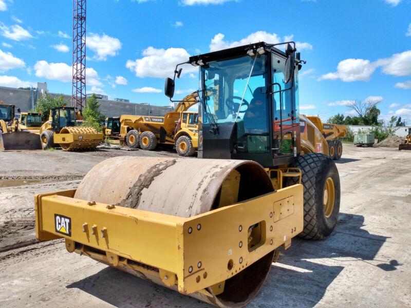 CAT CS66B 84" SMOOTH DRUM ROLLER