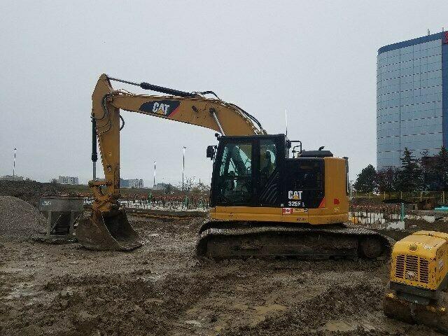 2018 CAT 325FL CR 2018 CAT 325FL CR