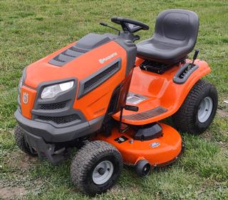 Husqvarna YTH22V46 lawn mower