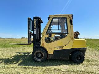 Hyster H70FT closed cab forklift 