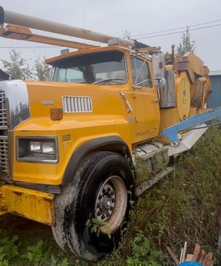 1989 FORD VAC TRUCK