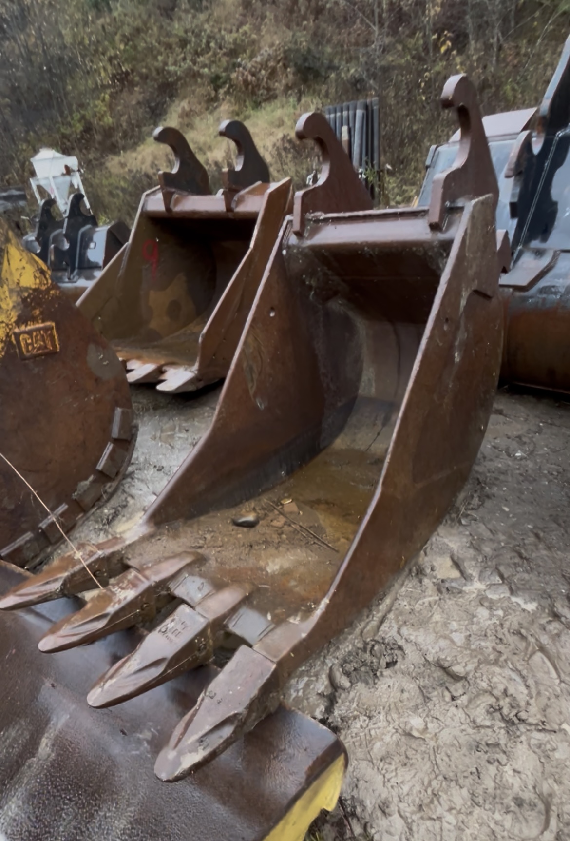 49” DIGGING BUCKET MED/LARGE-SIZE EXC.(30T)  49” DIGGING BUCKET MED/LARGE-SIZE EXC.(30T)