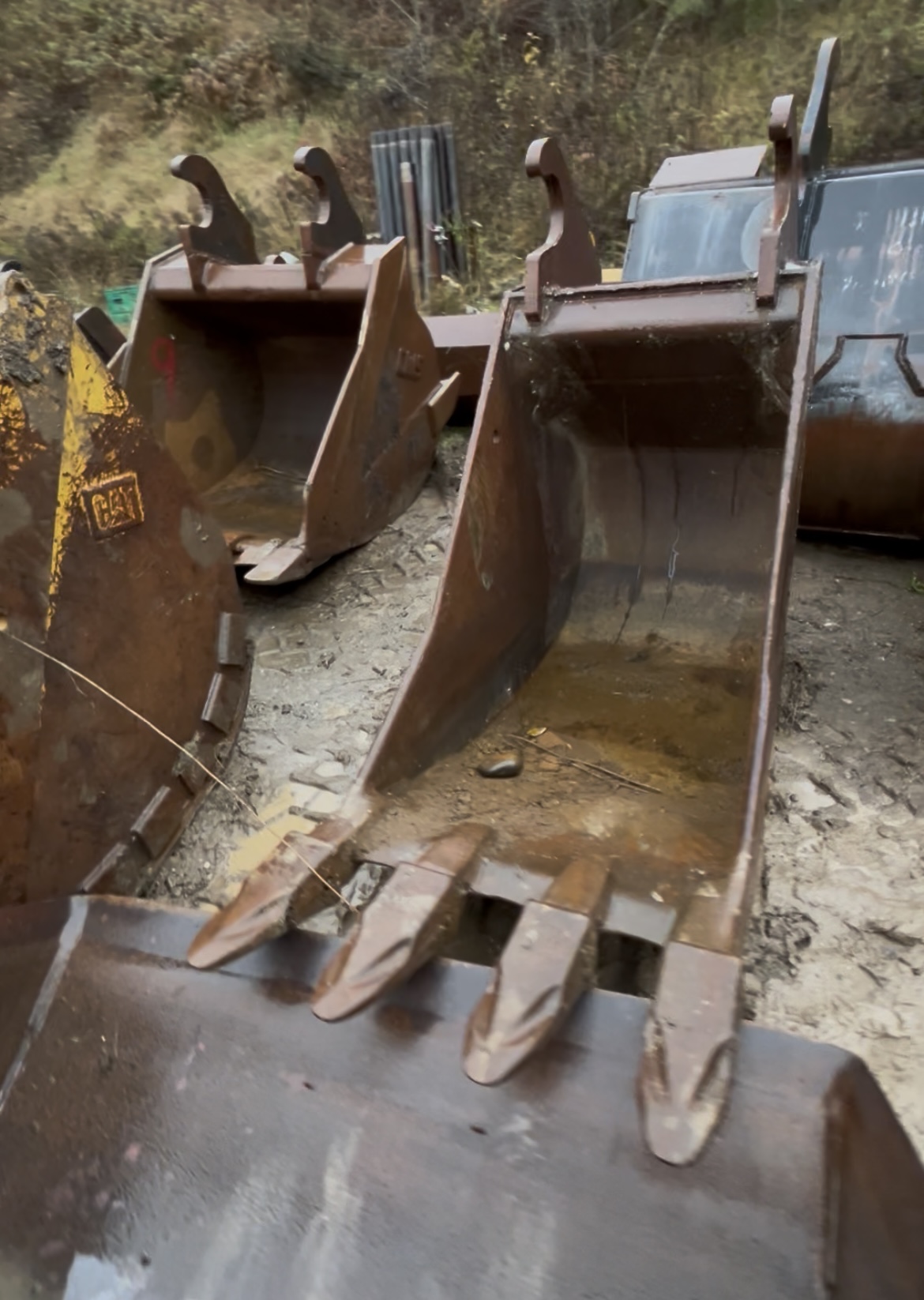 49” DIGGING BUCKET MED/LARGE-SIZE EXC.(30T)  49” DIGGING BUCKET MED/LARGE-SIZE EXC.(30T)