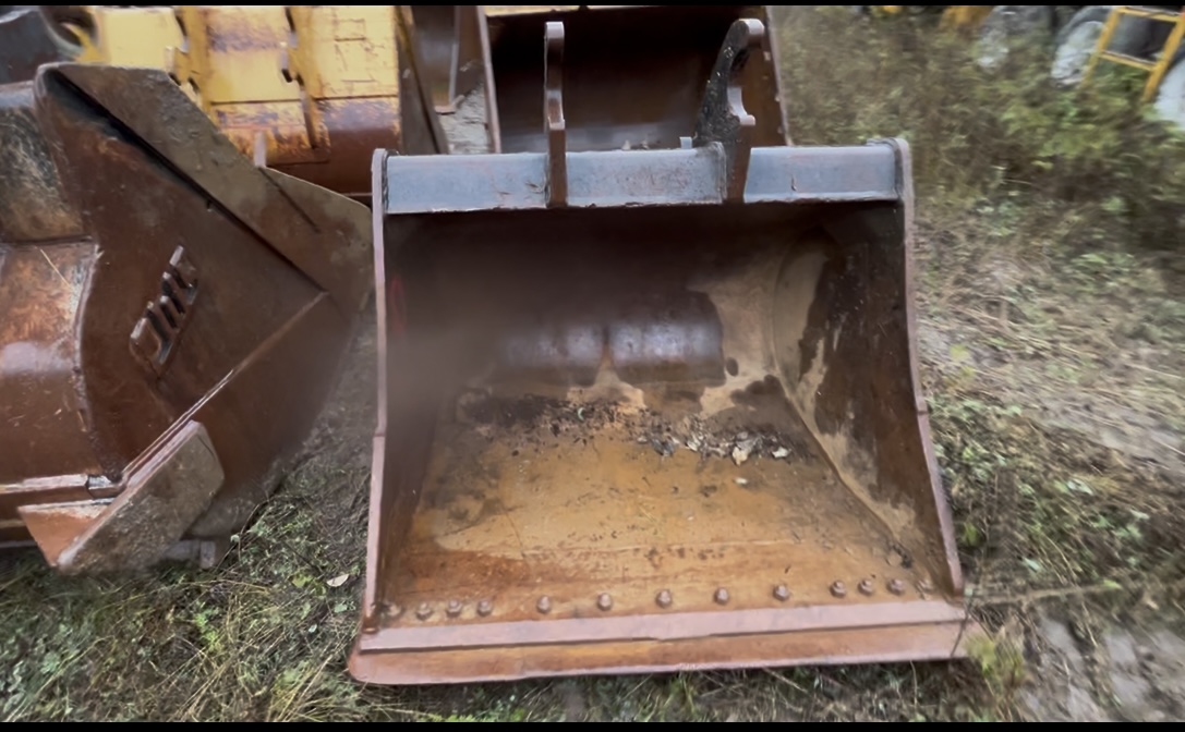 60” CLEANUP BUCKET FITS MED/LARGE-SIZE EXC.(30T). 60” CLEANUP BUCKET FITS MED/LARGE-SIZE EXC.(30T).