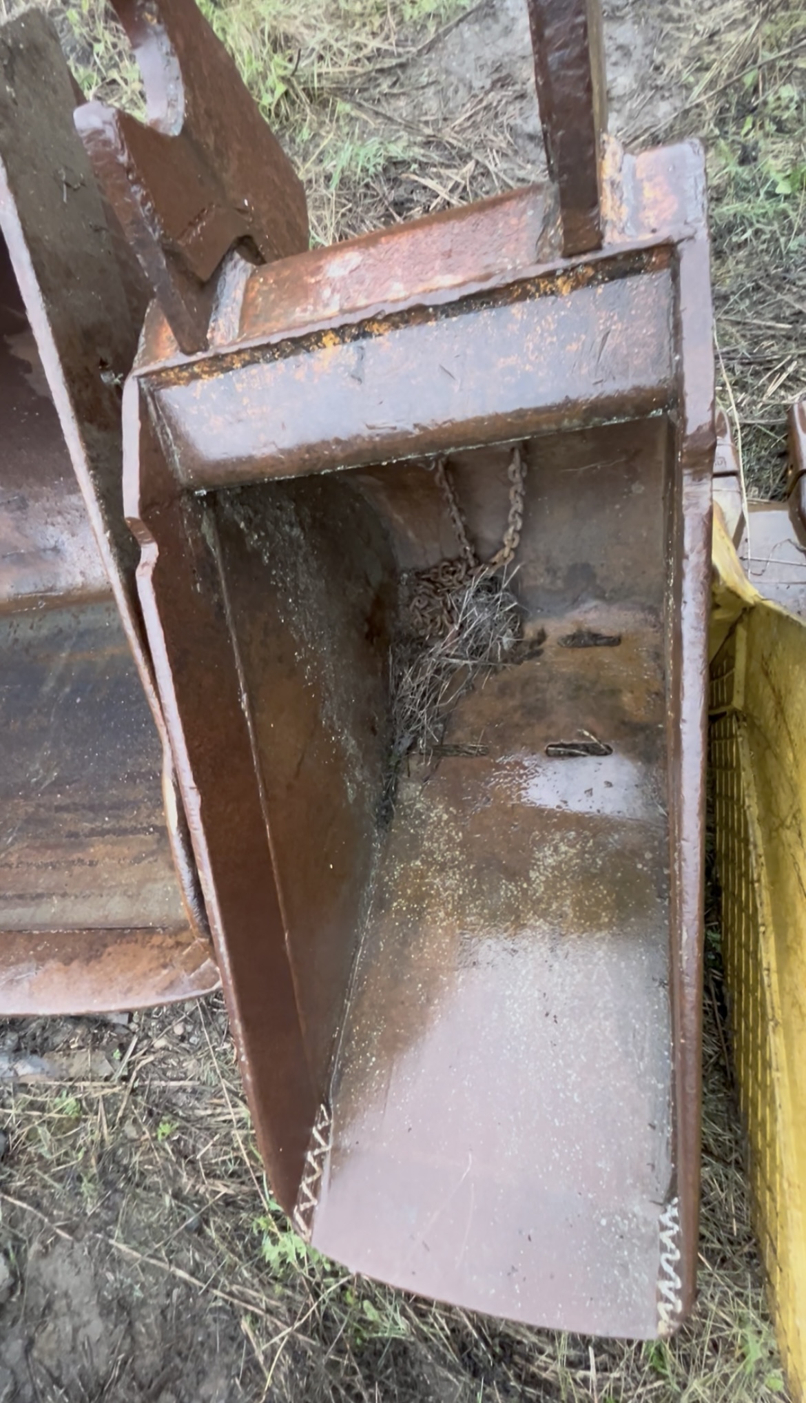 26” NARROW EXC. DIGGING/SLUSHER BUCKET FITS 15-20T CAT EXC. 26” NARROW EXC. DIGGING/SLUSHER BUCKET FITS 15-20T CAT EXC.