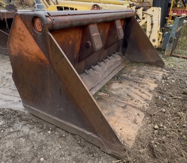 6YD TRAM/LOADER BUCKET W/HYD. RELEASE GATE. 6YD TRAM/LOADER BUCKET W/HYD. RELEASE GATE.
