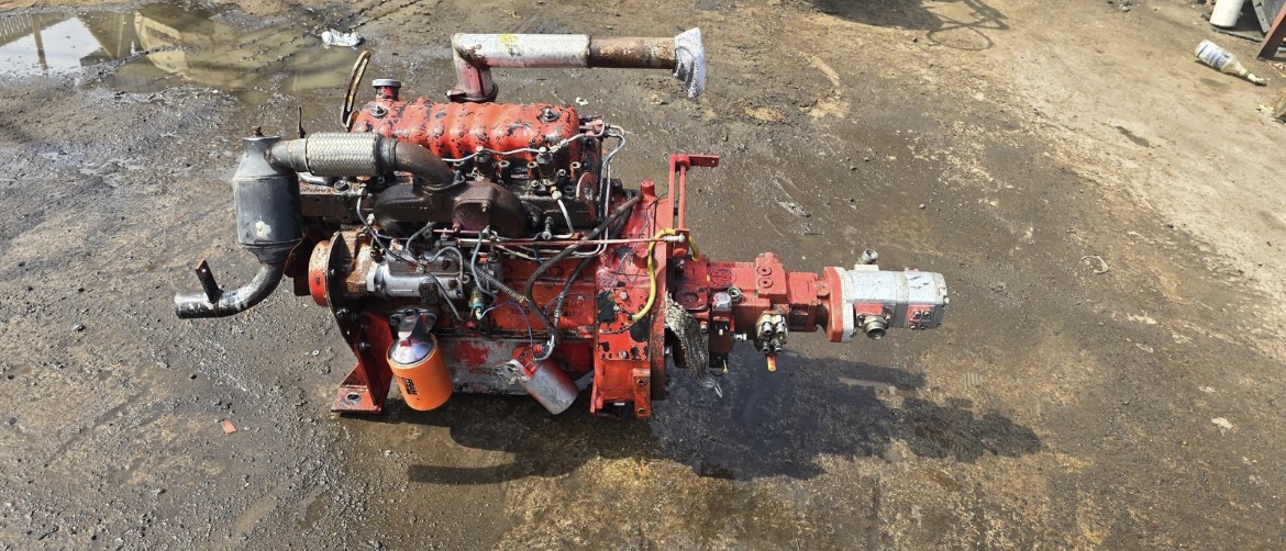 Manitou 4 cylinder engine Manitou 4 cylinder engine