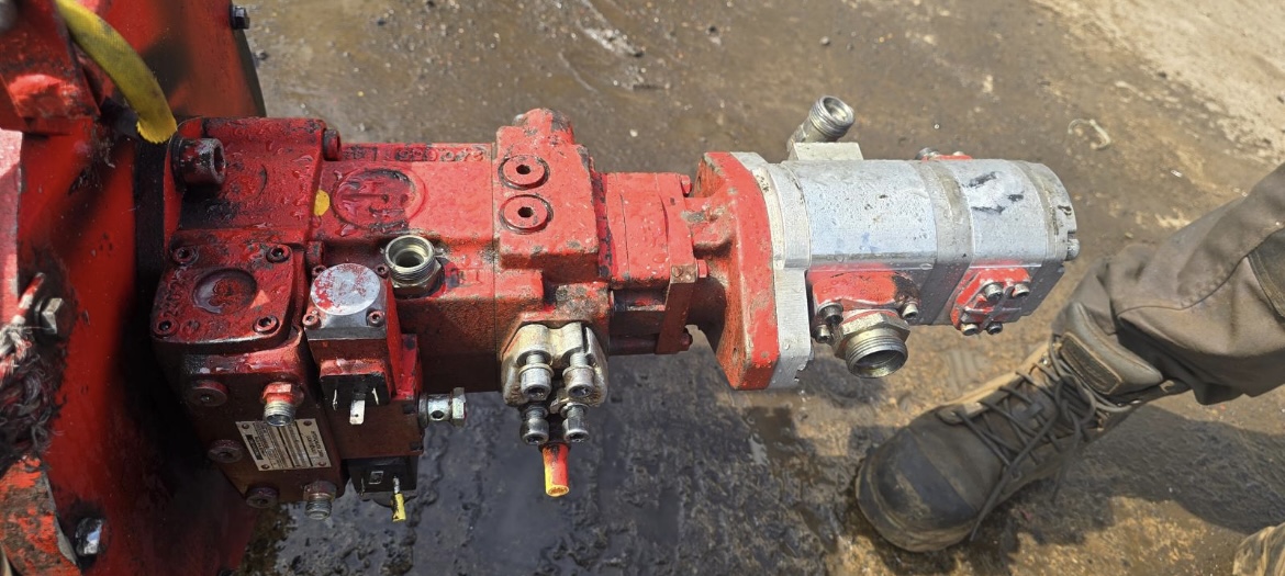 Manitou 4 cylinder engine Manitou 4 cylinder engine