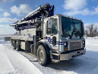 2004 32M Putzmeister on a 2004 Mack