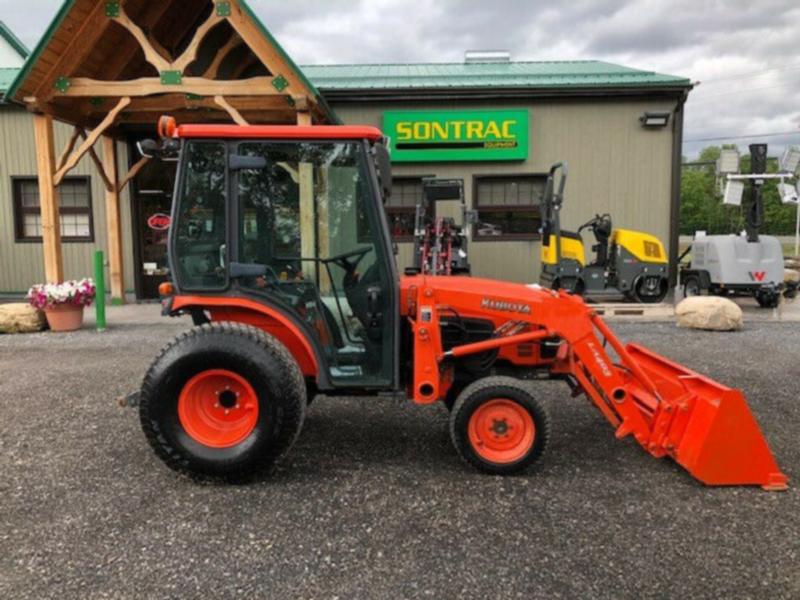 2006 KUBOTA B3030 CAB TRACTOR WITH LOADER for sale